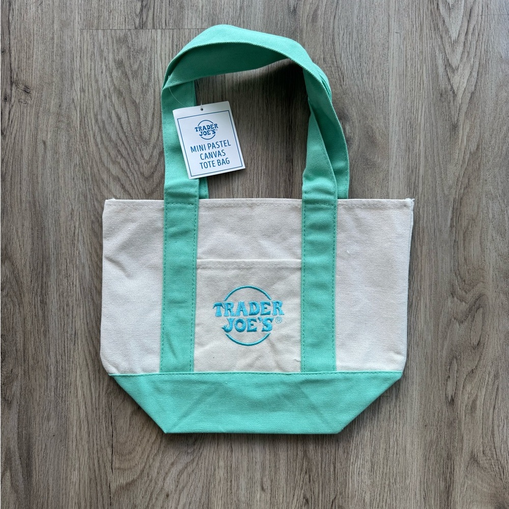 Limited edition NWT Trader Joe pastel mini tote bag-Green and Cream Tote